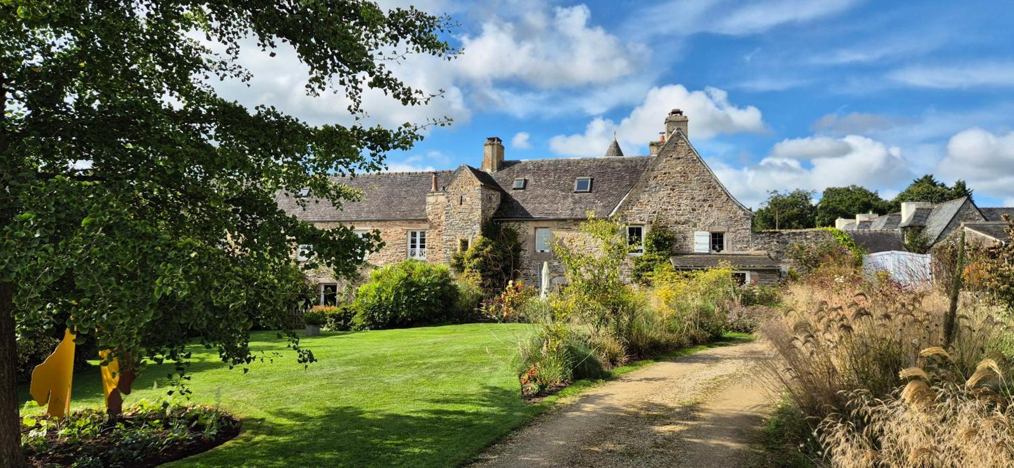 De Charme Au Manoir Du Plessis-quinquis Sainte-Seve